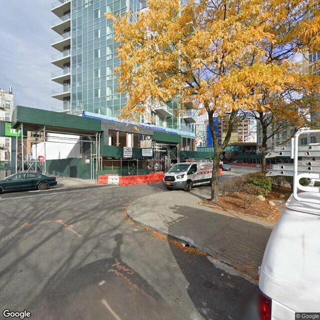 5Pointz is leasing now (1/3)