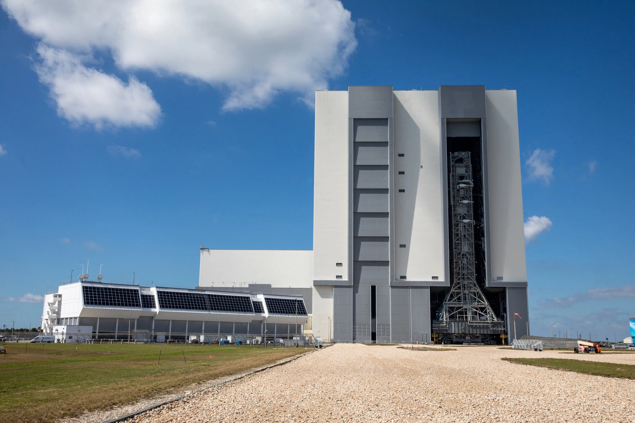 Survey #3: The Largest Door on Earth (1/3)